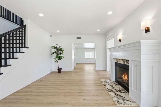 301 81ST AVENUE NE, St Petersburg, FL 33702