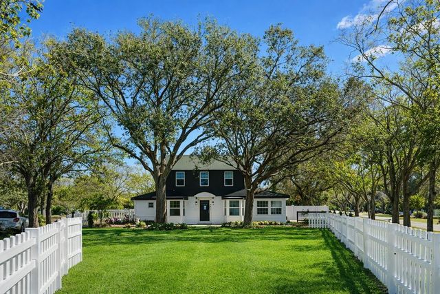 301 81ST AVENUE NE, St Petersburg, FL 33702