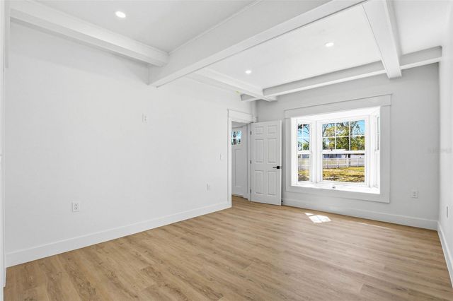 301 81ST AVENUE NE, St Petersburg, FL 33702