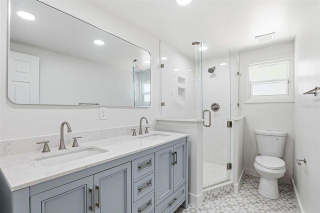 301 81ST AVENUE NE, St Petersburg, FL 33702