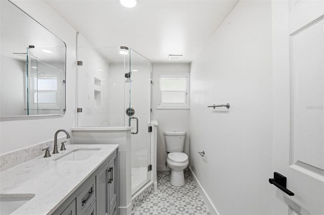 301 81ST AVENUE NE, St Petersburg, FL 33702