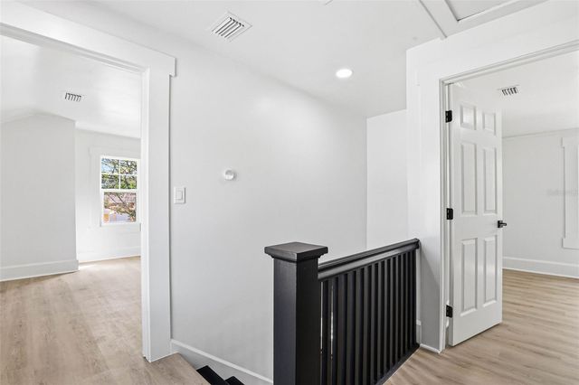 301 81ST AVENUE NE, St Petersburg, FL 33702