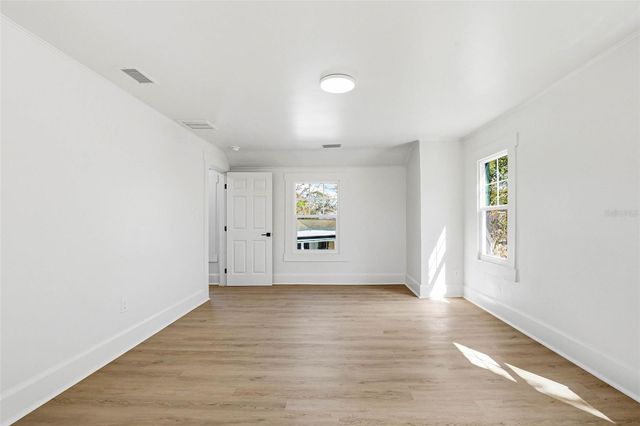 301 81ST AVENUE NE, St Petersburg, FL 33702