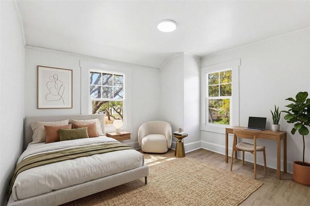 301 81ST AVENUE NE, St Petersburg, FL 33702