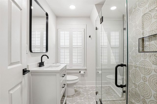 301 81ST AVENUE NE, St Petersburg, FL 33702