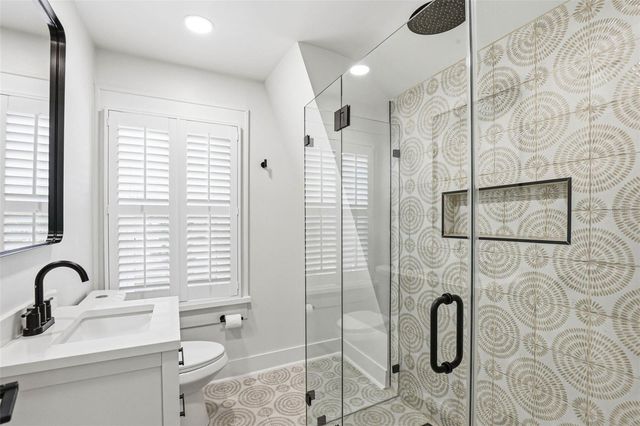 301 81ST AVENUE NE, St Petersburg, FL 33702