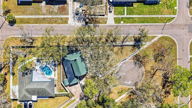 301 81ST AVENUE NE, St Petersburg, FL 33702