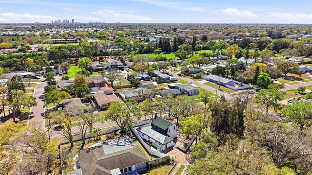 301 81ST AVENUE NE, St Petersburg, FL 33702