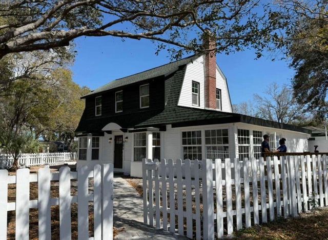 301 81ST AVENUE NE, St Petersburg, FL 33702