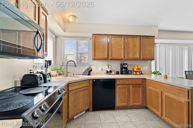 15340 Oakleigh, Southgate, MI 48195