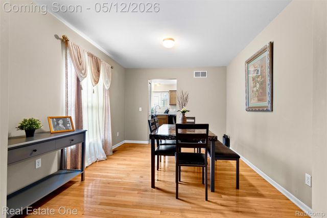 15340 Oakleigh, Southgate, MI 48195
