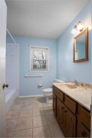 128 Ravenwood Road, Versailles, KY 40383