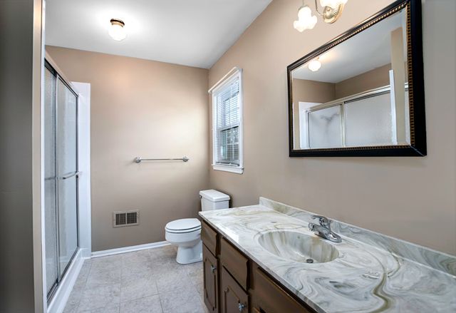 128 Ravenwood Road, Versailles, KY 40383