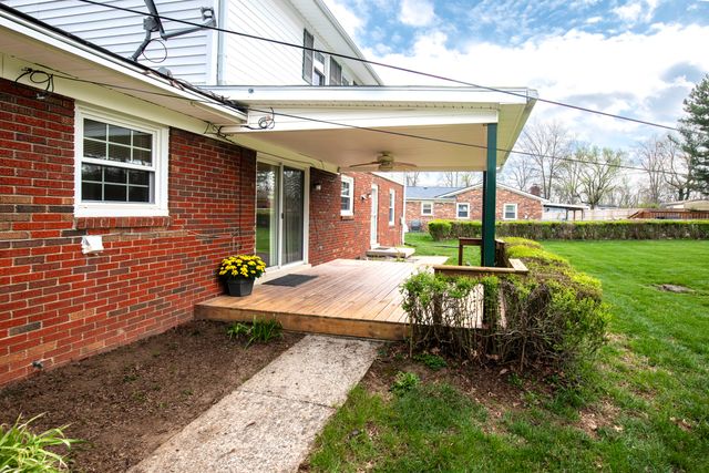 128 Ravenwood Road, Versailles, KY 40383