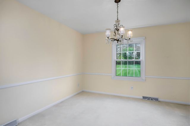 128 Ravenwood Road, Versailles, KY 40383