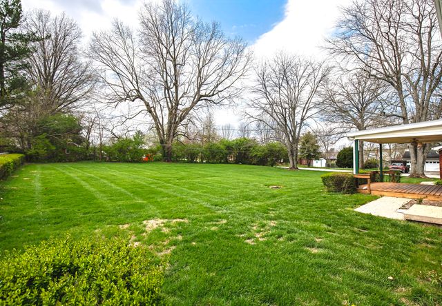 128 Ravenwood Road, Versailles, KY 40383