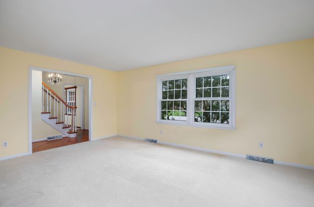 128 Ravenwood Road, Versailles, KY 40383