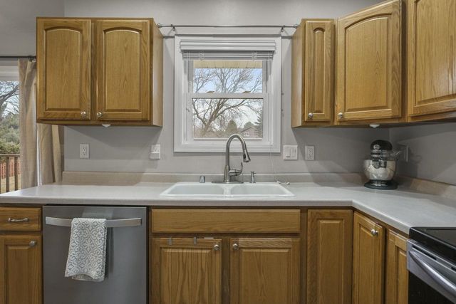 3266 Box Hill Road, Sun Prairie, WI 53590