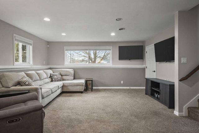 3266 Box Hill Road, Sun Prairie, WI 53590