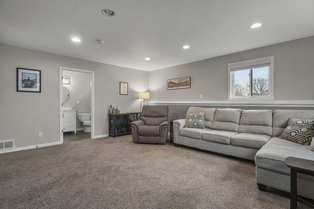 3266 Box Hill Road, Sun Prairie, WI 53590