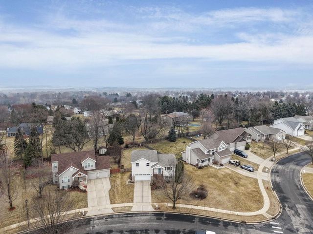 3266 Box Hill Road, Sun Prairie, WI 53590