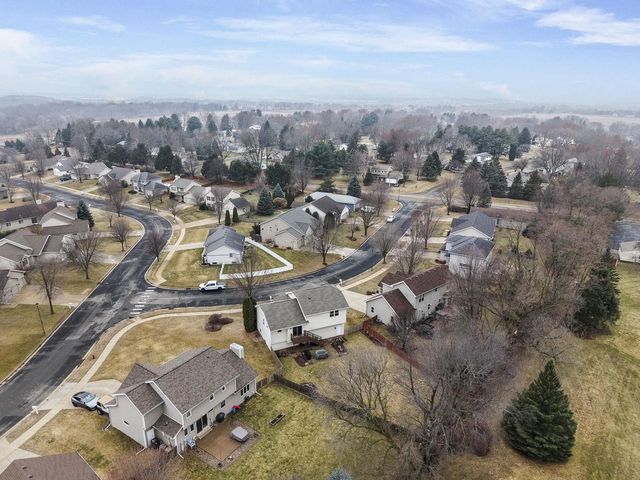 3266 Box Hill Road, Sun Prairie, WI 53590