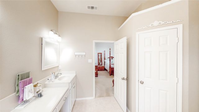 1113 Pleasant Oaks Drive, Lewisville, TX 75067