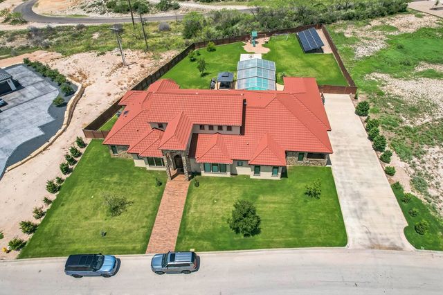 1733 Overhill Dr., San Angelo, TX 76904