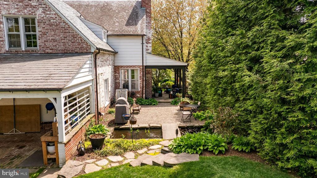 Image 105 of property listing at 206 KEMBLE RD, Baltimore, MD 21218