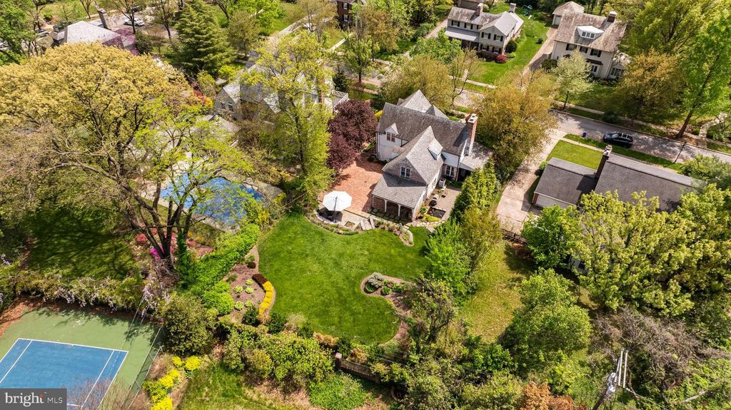 Image 108 of property listing at 206 KEMBLE RD, Baltimore, MD 21218