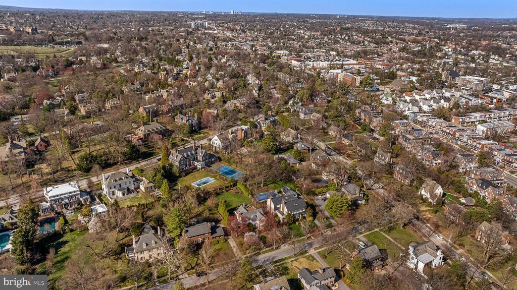 Image 118 of property listing at 206 KEMBLE RD, Baltimore, MD 21218