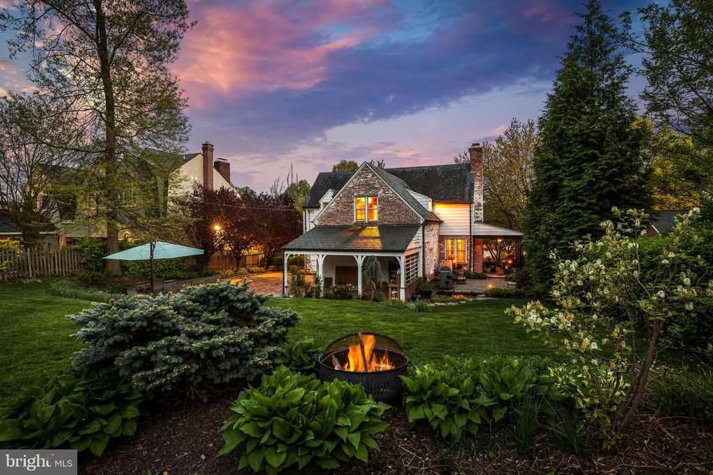 Image 12 of property listing at 206 KEMBLE RD, Baltimore, MD 21218