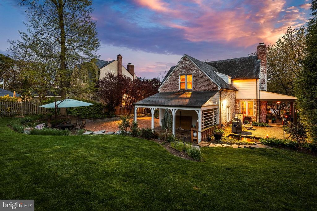 Image 13 of property listing at 206 KEMBLE RD, Baltimore, MD 21218