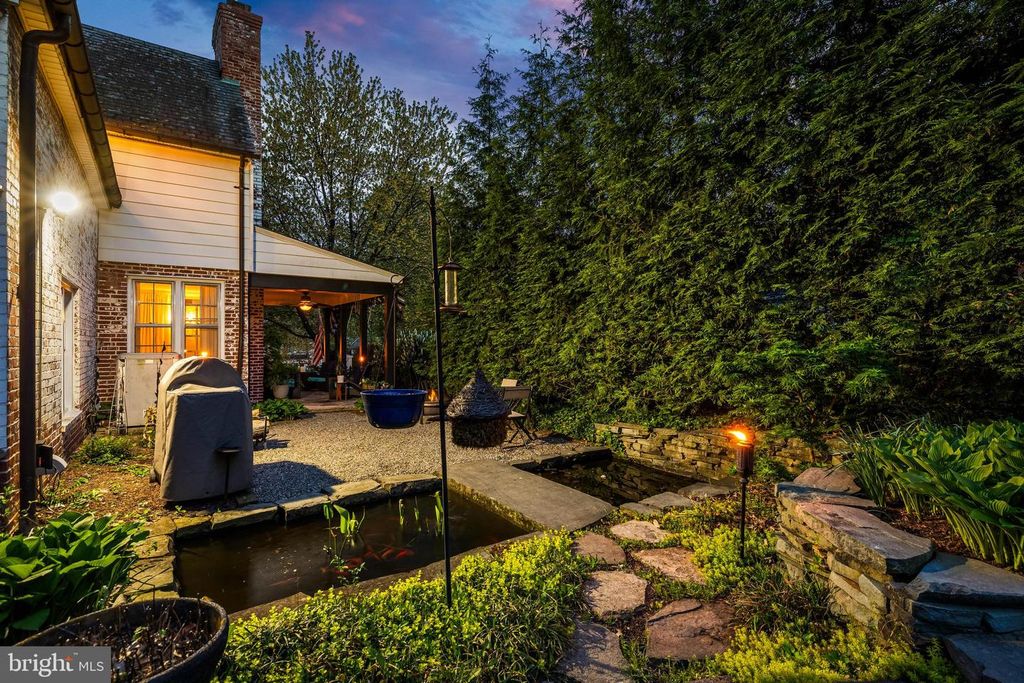 Image 14 of property listing at 206 KEMBLE RD, Baltimore, MD 21218