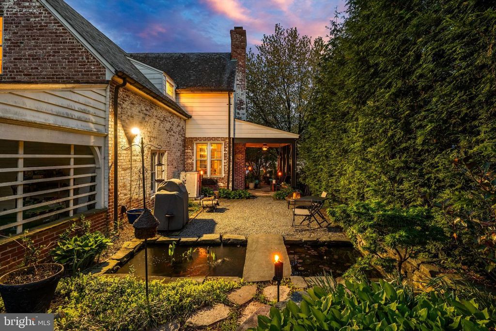 Image 15 of property listing at 206 KEMBLE RD, Baltimore, MD 21218