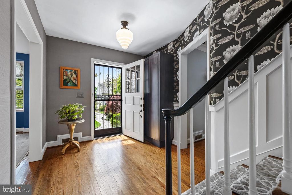 Image 19 of property listing at 206 KEMBLE RD, Baltimore, MD 21218