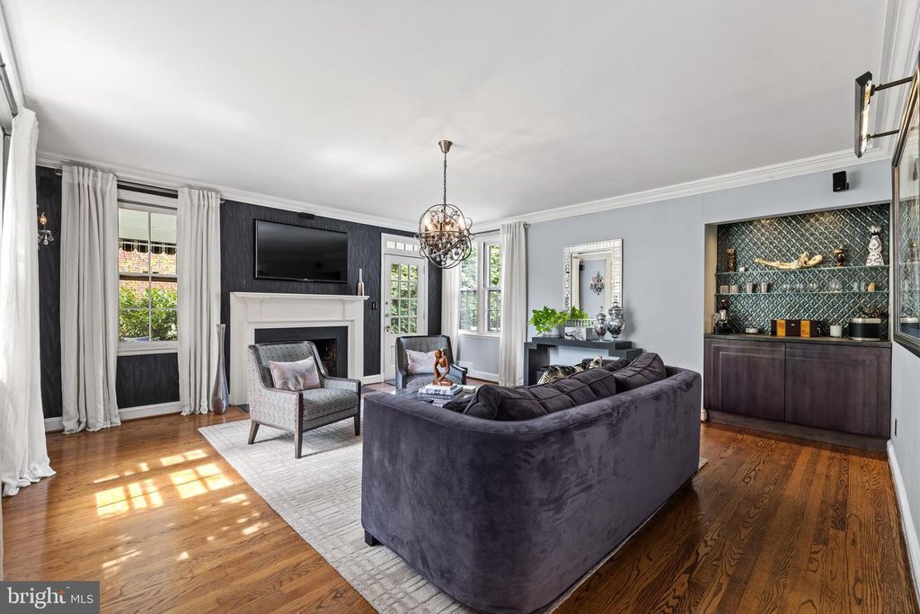 Image 21 of property listing at 206 KEMBLE RD, Baltimore, MD 21218