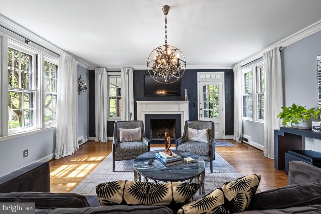 Image 22 of property listing at 206 KEMBLE RD, Baltimore, MD 21218