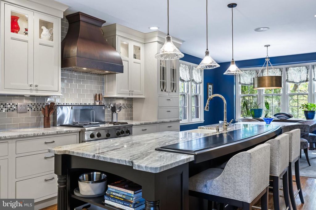 Image 26 of property listing at 206 KEMBLE RD, Baltimore, MD 21218