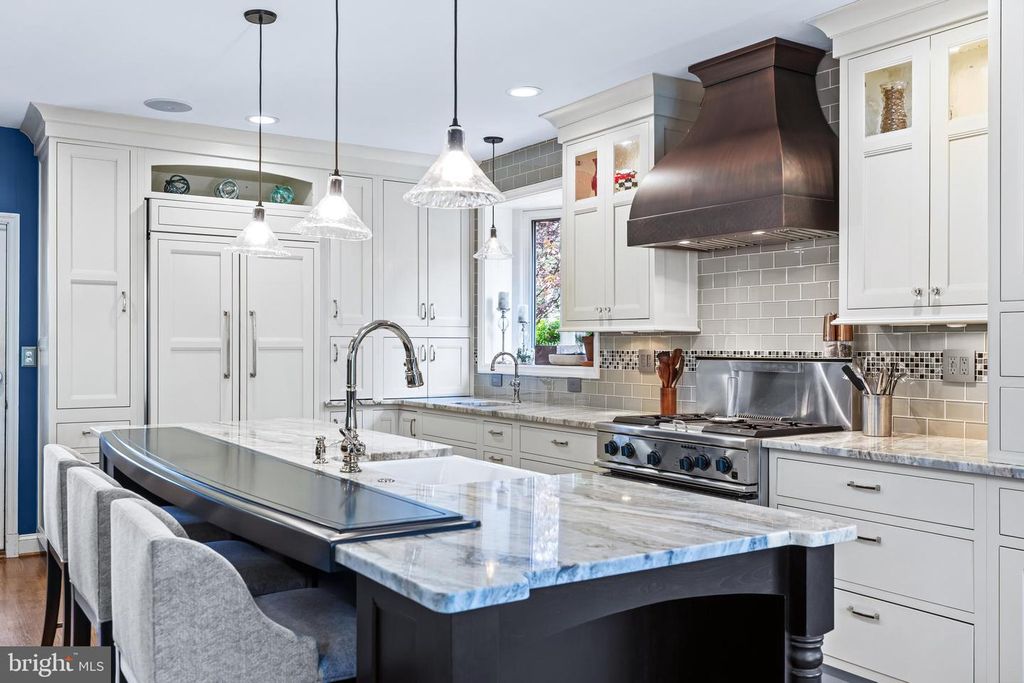 Image 30 of property listing at 206 KEMBLE RD, Baltimore, MD 21218