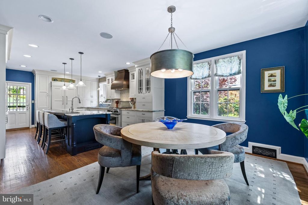 Image 36 of property listing at 206 KEMBLE RD, Baltimore, MD 21218