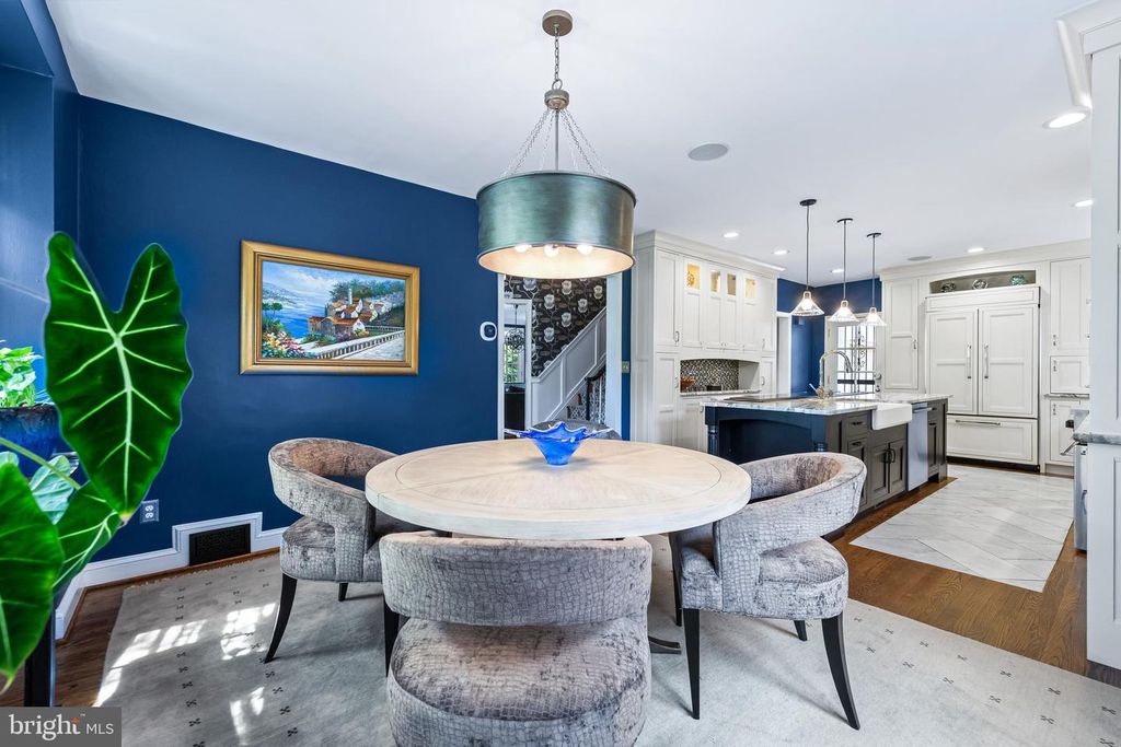 Image 37 of property listing at 206 KEMBLE RD, Baltimore, MD 21218