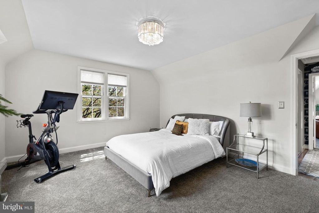 Image 46 of property listing at 206 KEMBLE RD, Baltimore, MD 21218