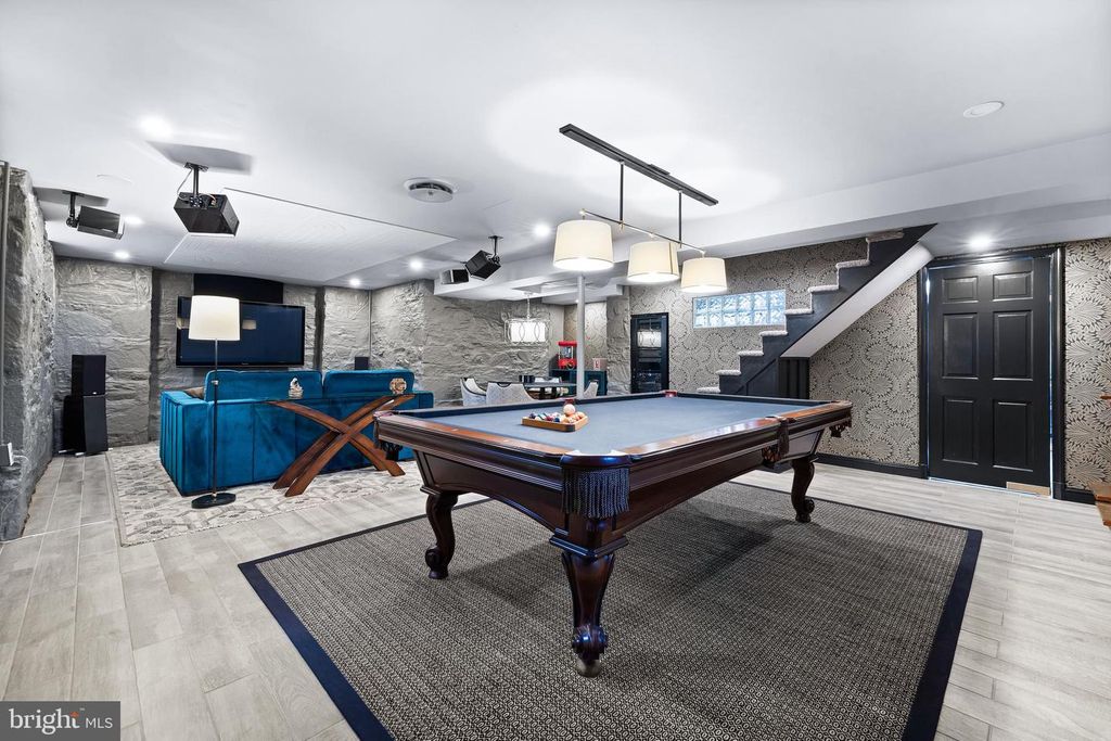 Image 56 of property listing at 206 KEMBLE RD, Baltimore, MD 21218