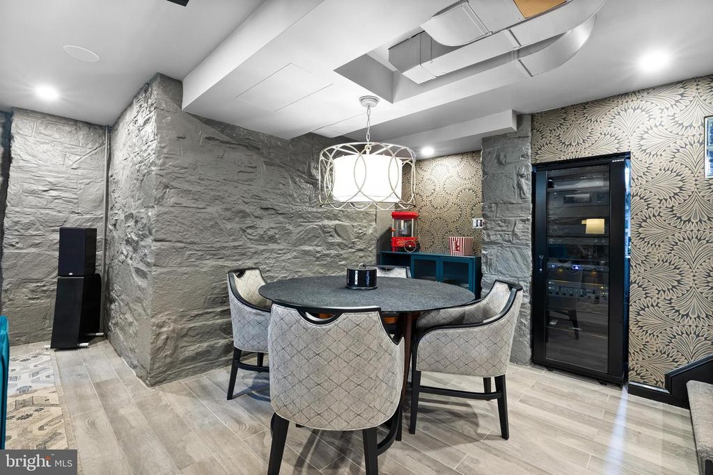 Image 61 of property listing at 206 KEMBLE RD, Baltimore, MD 21218