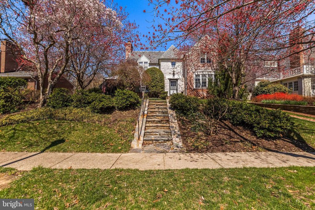 Image 67 of property listing at 206 KEMBLE RD, Baltimore, MD 21218