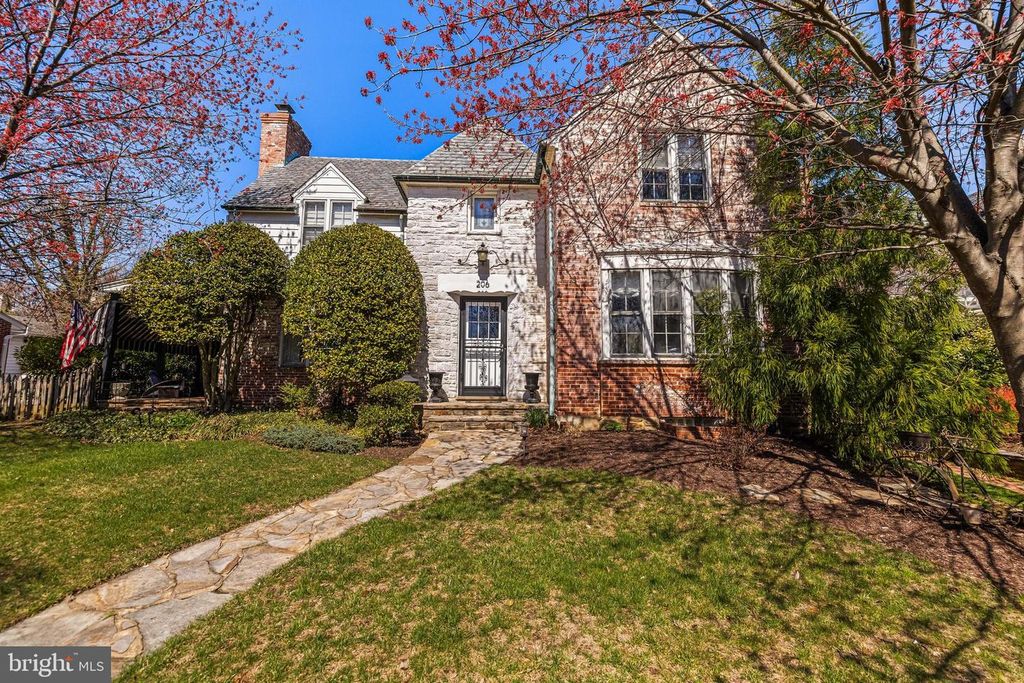 Image 71 of property listing at 206 KEMBLE RD, Baltimore, MD 21218