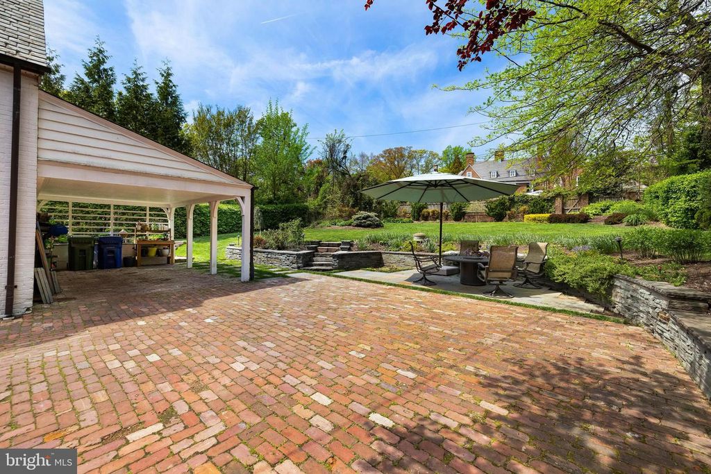 Image 75 of property listing at 206 KEMBLE RD, Baltimore, MD 21218