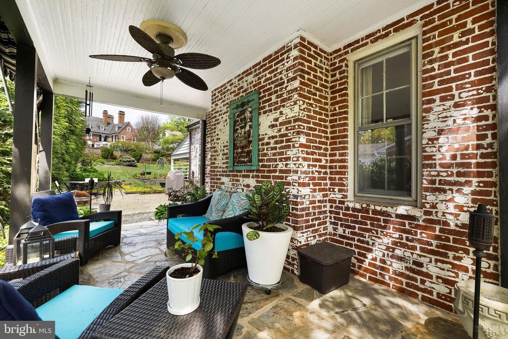 Image 95 of property listing at 206 KEMBLE RD, Baltimore, MD 21218