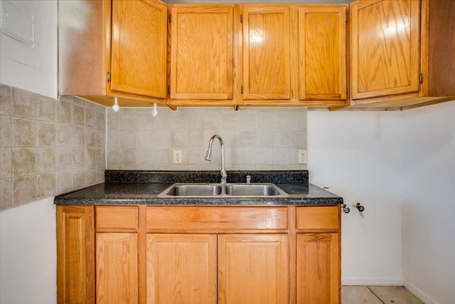 4462 S Hemlock Avenue, Wichita, KS 67216